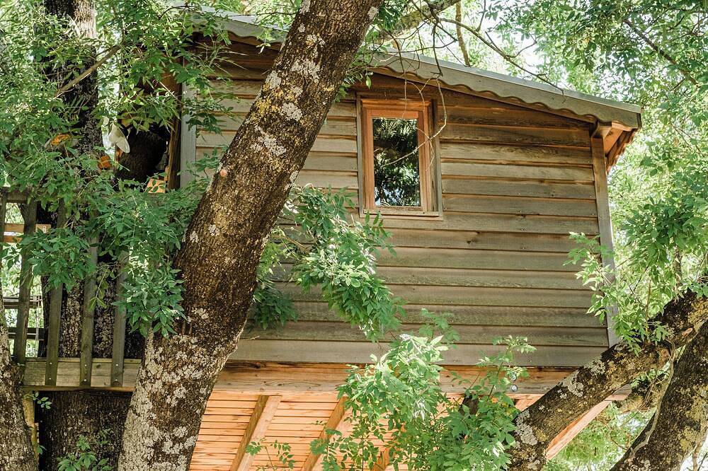 Cabane perchée with Jacuzzi, in the heart of the Luberon in Oppède, Parc naturel régional du Luberon