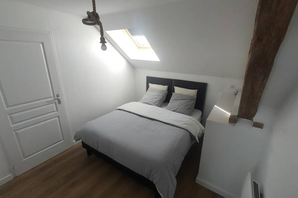 Gîte Campagnard avec Wifi et Animaux Acceptés in Saint-Bonnet-de-Four, Région de Montluçon