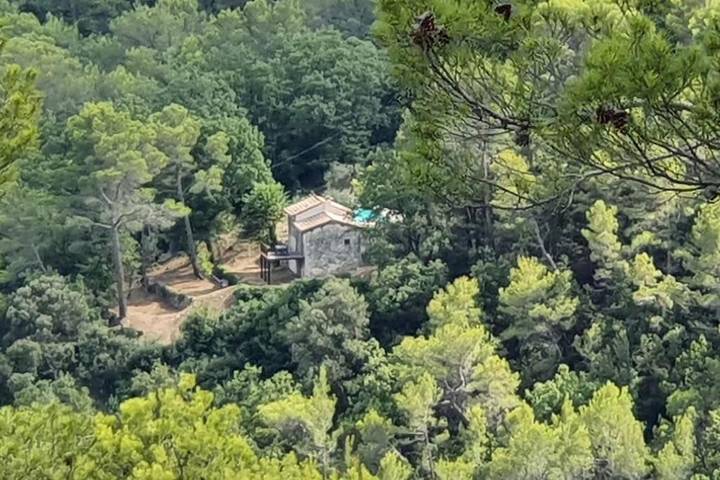 Maison de vacances pour 4 personnes, avec piscine et vue ainsi que terrasse et jardin