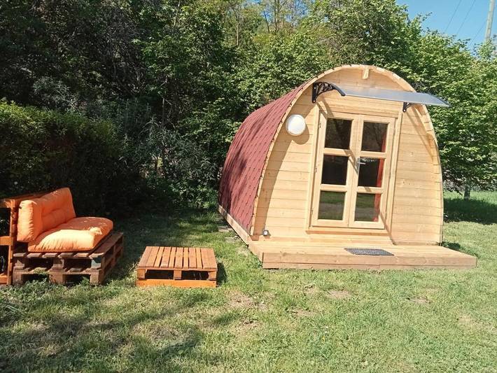 Location de vacances pour 3 personnes, avec jardin ainsi que vue et piscine à Belmont-sur-Rance - 2