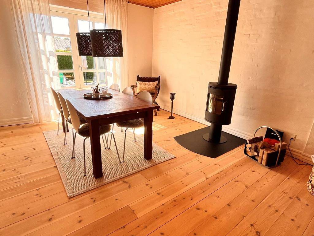 Charming Townhouse in the Kloster District – Close to the Town Centre and Kloster Bay in Nykøbing Mors, Morsø