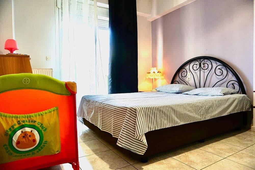 Ganze Wohnung, Cosy Volos Apartment With a View of Mount Pelion few Minutes From Port & Trains in Volos, Magnisia