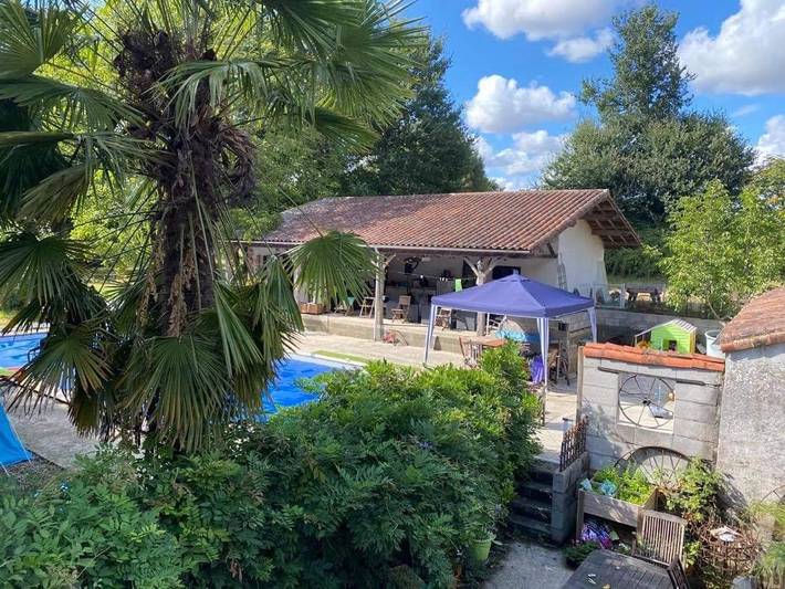 Chambre d’hôte pour 4 personnes, avec Terrasse ainsi que Jardin et Piscine