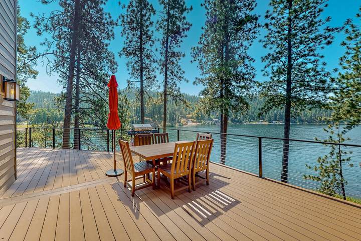 Vacation house for 8 people, with balcony and lake view, kid friendly in Idaho