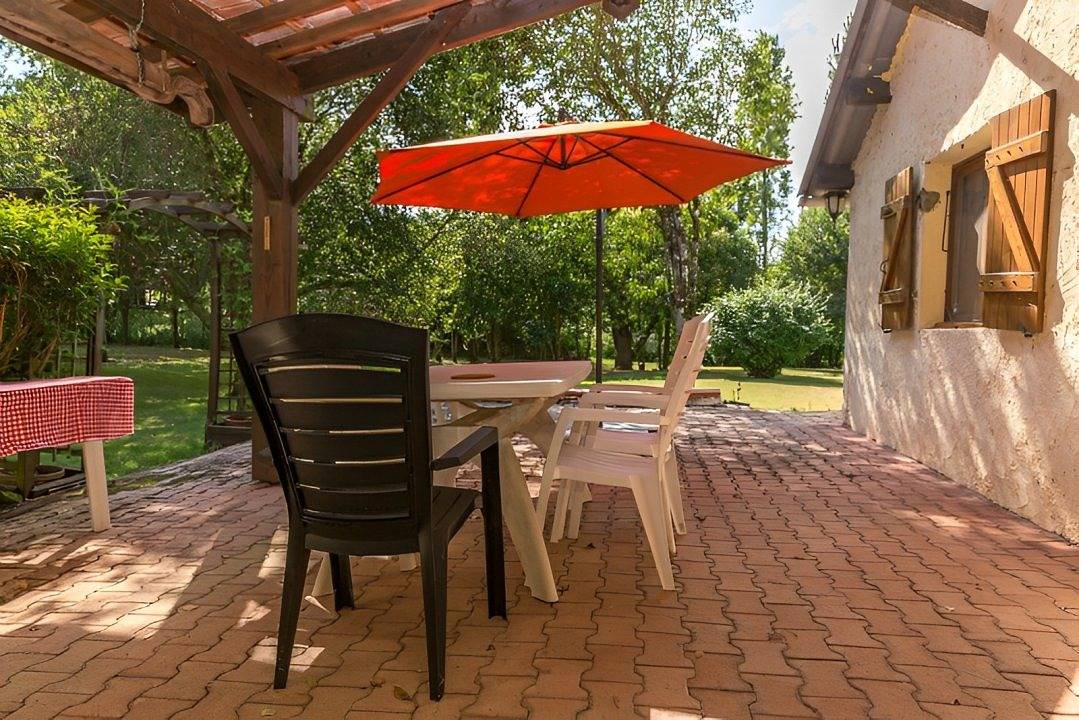 Peyrouteau - Gîte bucolique, 6 personnes in Dému, Gers