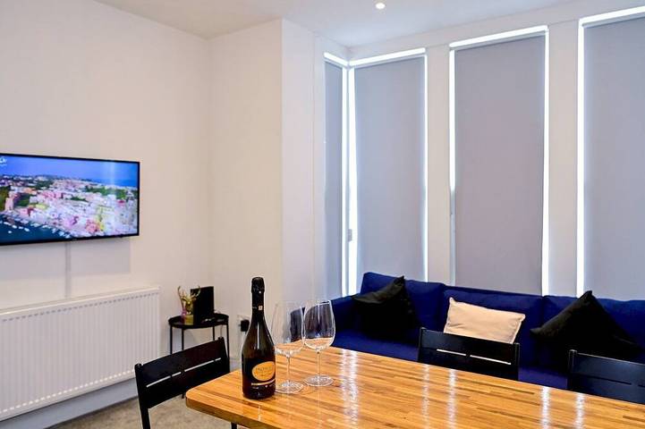 Glamping for 2 people in Cardiff