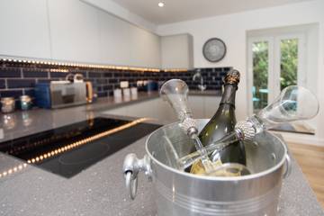 Holiday Home for 9 People in Looe, Cornwall, Photo 1