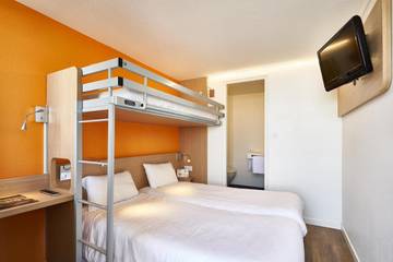 Hôtel pour 3 personnes, avec jardin et terrasse, animaux acceptés à Mouilleron-le-Captif