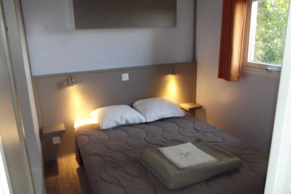 Zecamping 4 étoiles animé piscine chauffée pet friendly chalet Tv Lv in Le Grand-Serre, Région de Valence