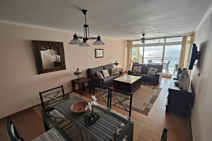 Ganze Wohnung, Tolles Apartment am Strand mit Pool in São Martinho, Madeira