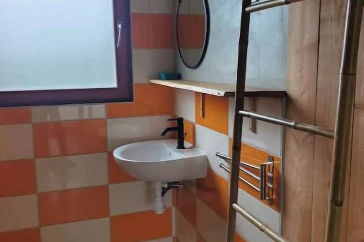 Gîte pour 4 personnes, avec jardin et terrasse à Rostrenen - 3