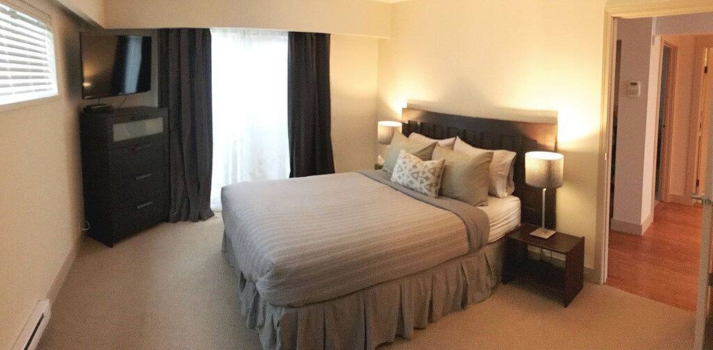 Private Waterfront Beach House Kayak, Paddle Board & Whirlpool alles inklusive genießen in Sechelt, Sunshine Coast Regional District