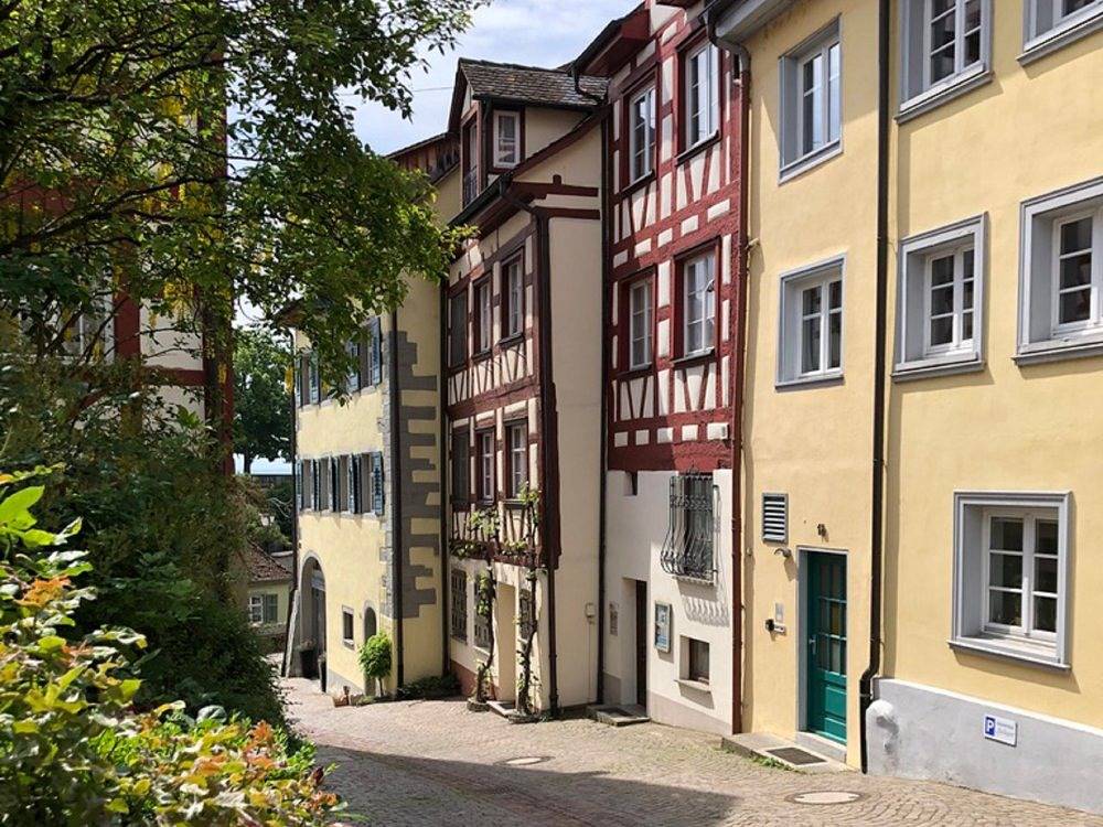 Ganze Ferienwohnung, Winzerhäusle Meersburg - Fährblick-modernes Studio mit Seesicht in Meersburg, Region Bodensee-Oberschwaben