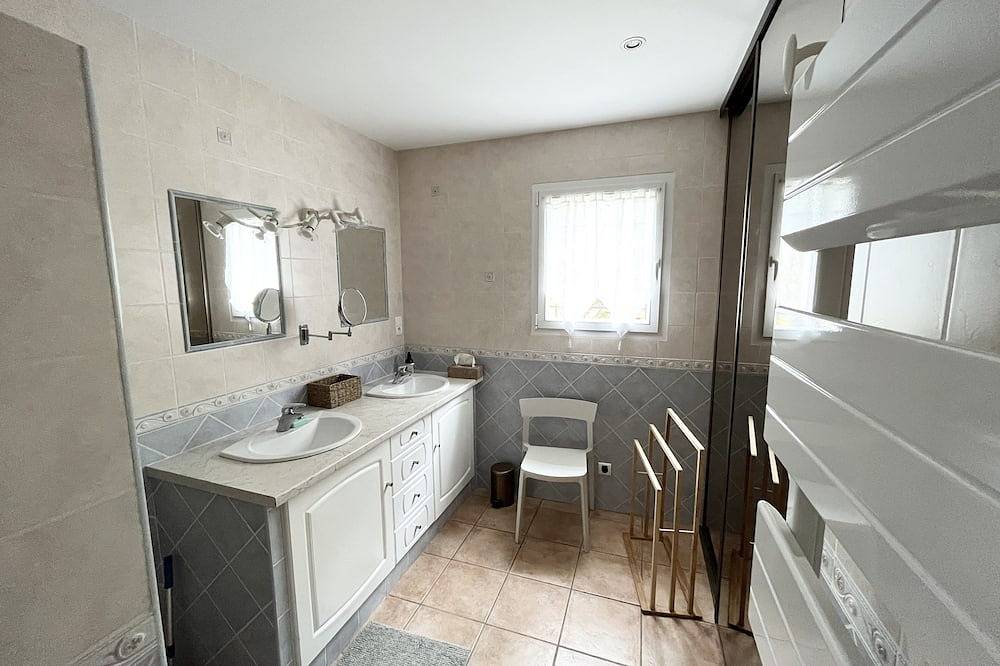 Les 7 Amandiers - Maison de famille, proche du cœur du village de Saint Montan in Saint-Montan, Privas (arrondissement)
