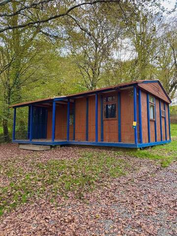 Camping pour 4 personnes, avec vue et vue sur le lac ainsi que jardin et piscine dans le Gers