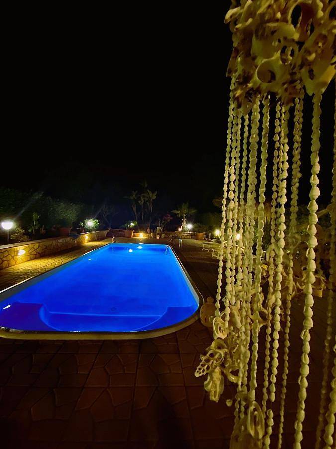 Villa pour 6 personnes, avec jacuzzi ainsi que piscine et jardin à San Vito Lo Capo - 3