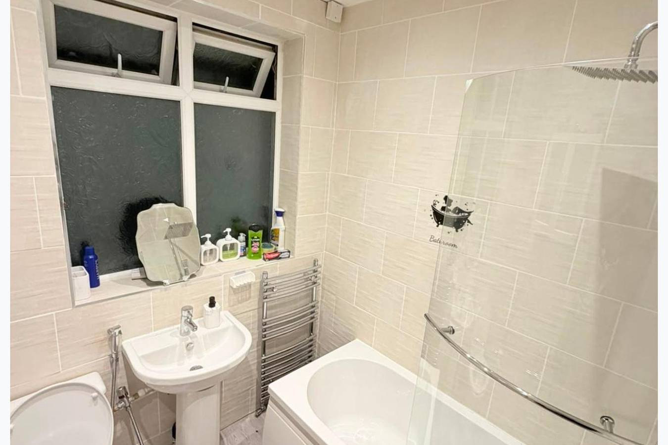 7 Guests 3-Br free parking-near Manchester Airport in Stockport, Grand Manchester