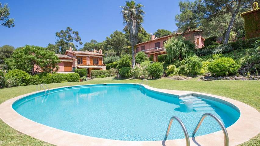 Chalet para 6 personas, con terraza además de jardín y piscina en Llafranch