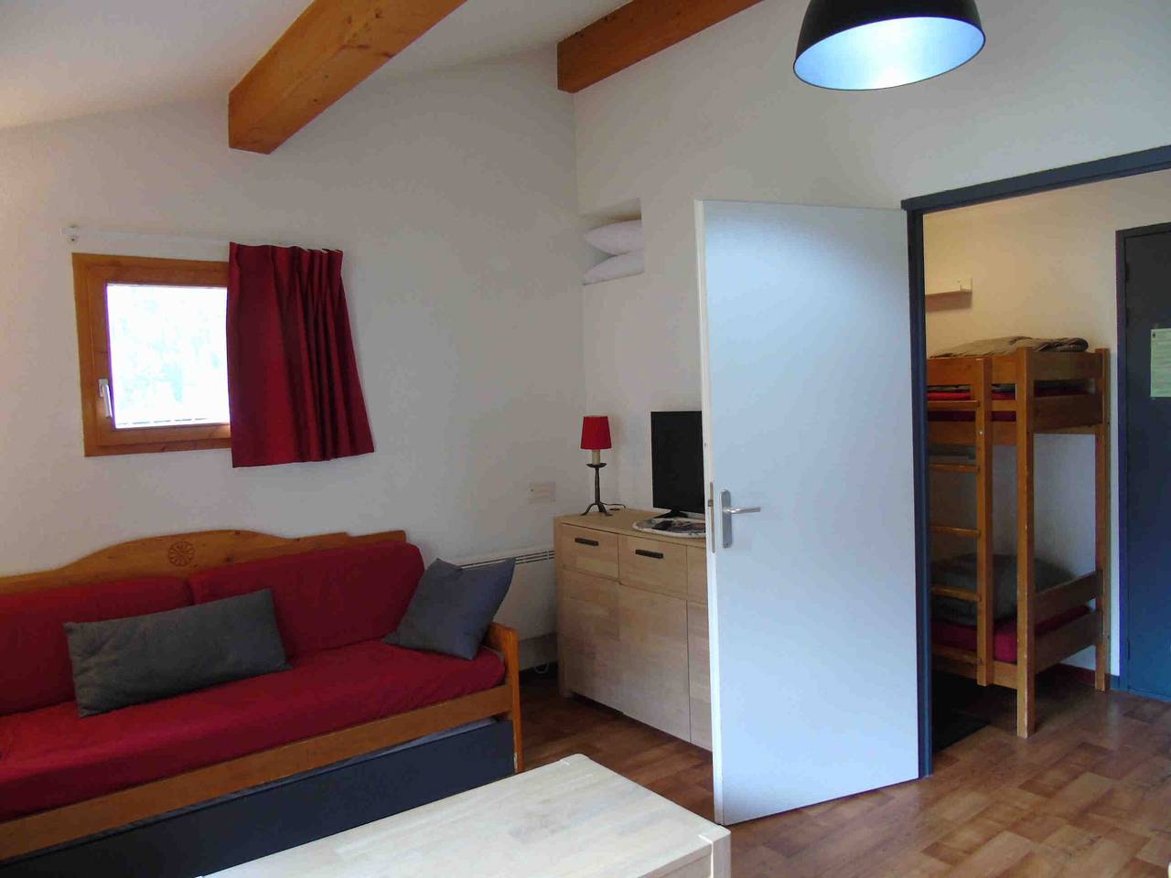 Entire apartment, Cozy 1Br Apartment with Nook, Sleeps 6, Close to Lifts & Shops, Valfréjus in Valfréjus, Modane