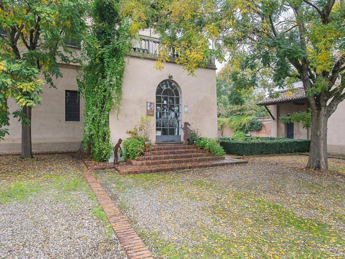 Villa in Lombardy near Po River in Stagno Lombardo, Province de Crémone