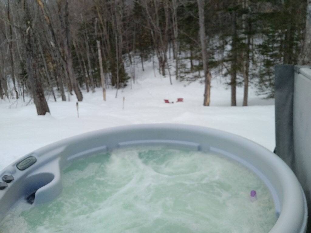 Ruhig, gemütlich, luxuriöse Blockhütte, privater Whirlpool, Brookside in Jackson (NH), White Mountain National Forest