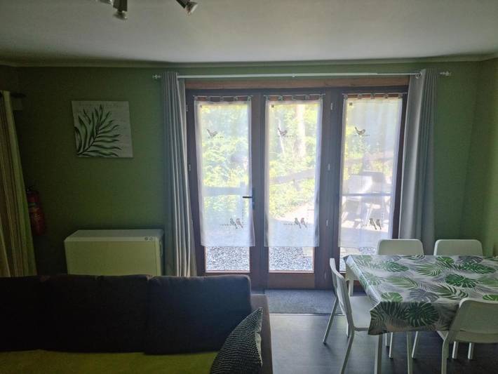 Gîte pour 4 personnes, avec terrasse et vue, animaux acceptés dans Membre