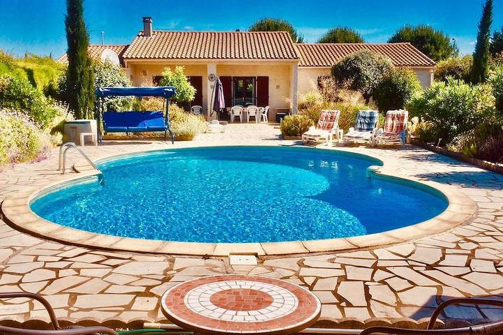 Villa pour 6 personnes, avec balcon et jardin
