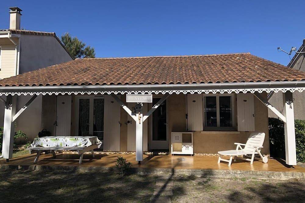 134 - House in a little paradise, a stone's throw from the waves in Hourtin Plage, Hourtin