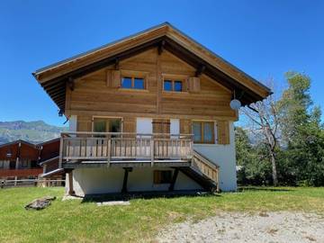 Maison de campagne pour 8 personnes, avec terrasse, animaux acceptés à Cohennoz