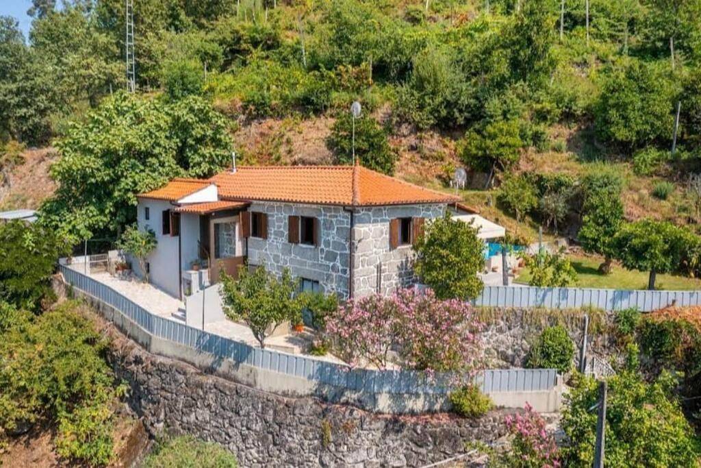The Free Spirit House Gerês in Terras de Bouro, Distrito de Braga