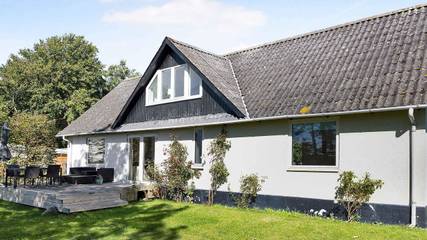 Ferienhaus für 8 Personen, mit Terrasse in Orø