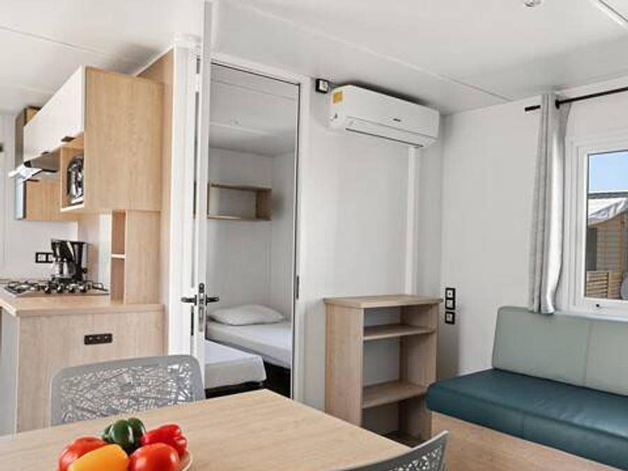 Camping Village Marina Julia - Mobilhome 4 personas - Mobil-home | Confort | 2 Dormitorios | 4 Pers. | Terraza elevada | Aire acondicionado. in Monfalcone, Carso