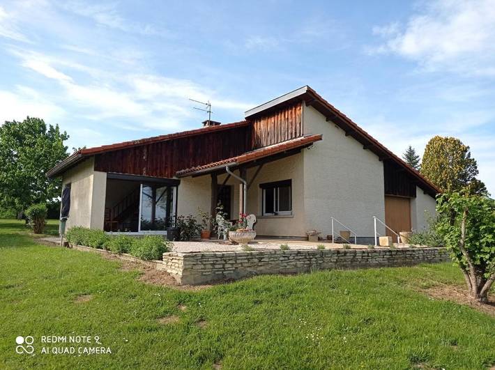 Location de vacances pour 5 personnes, avec Terrasse ainsi que Jardin et Vue à Ganties