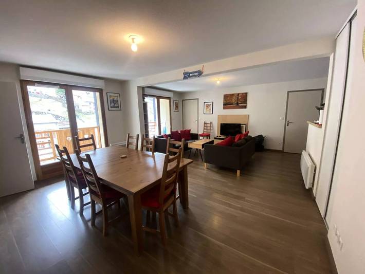 Gîte pour 8 personnes, avec Vue à Sers