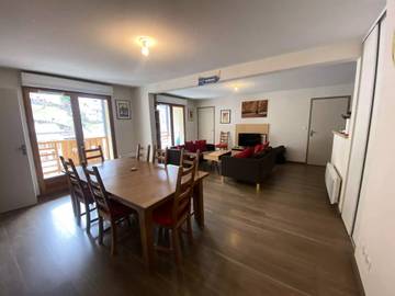 Gîte pour 8 personnes, avec vue à Sers