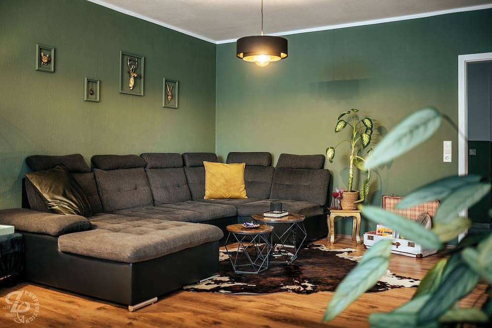 Ganze Wohnung, Traumhafte lage mit tollem Blick über Schalkenbach in Schalkenbach, Osteifel