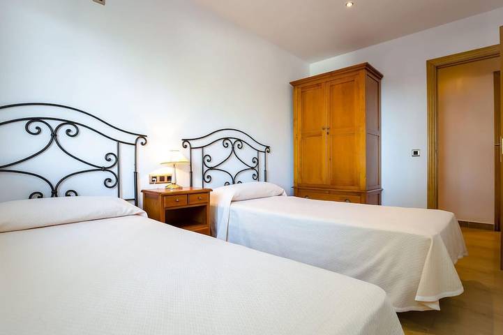 Ganze Wohnung, Appartement mit Garten und privatem Pool für 7-8 Pers. in el Port de la Selva, Oberampurien