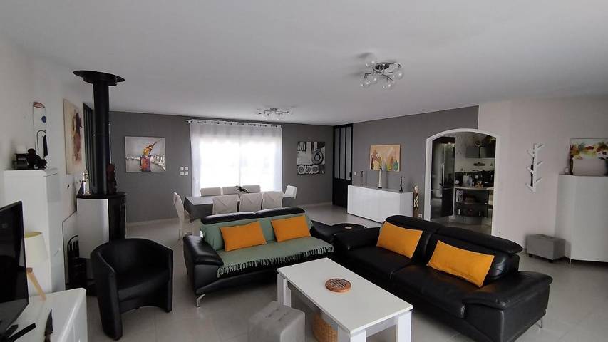 Location de vacances pour 6 personnes, avec Terrasse ainsi que Jardin et Piscine à Artigues-près-Bordeaux - 4