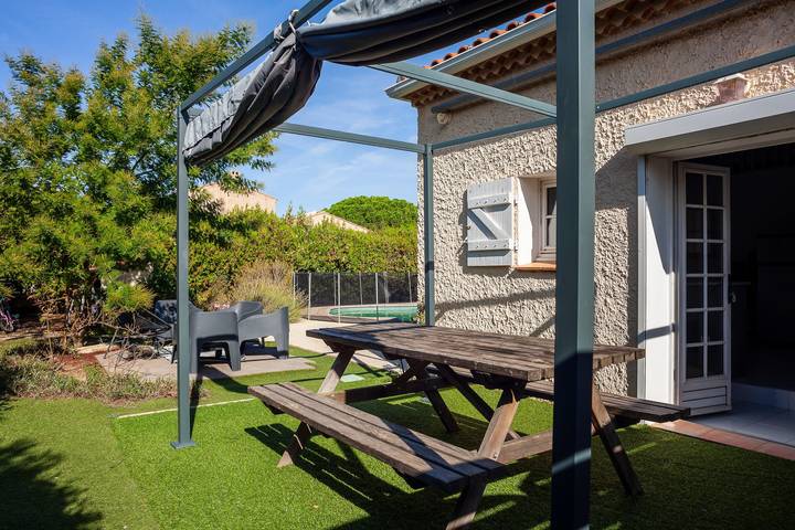 Maison Roxane with Pool, Private Terrace, and Wi-Fi in Six-Fours-les-Plages, Mediterranean Coast (France)