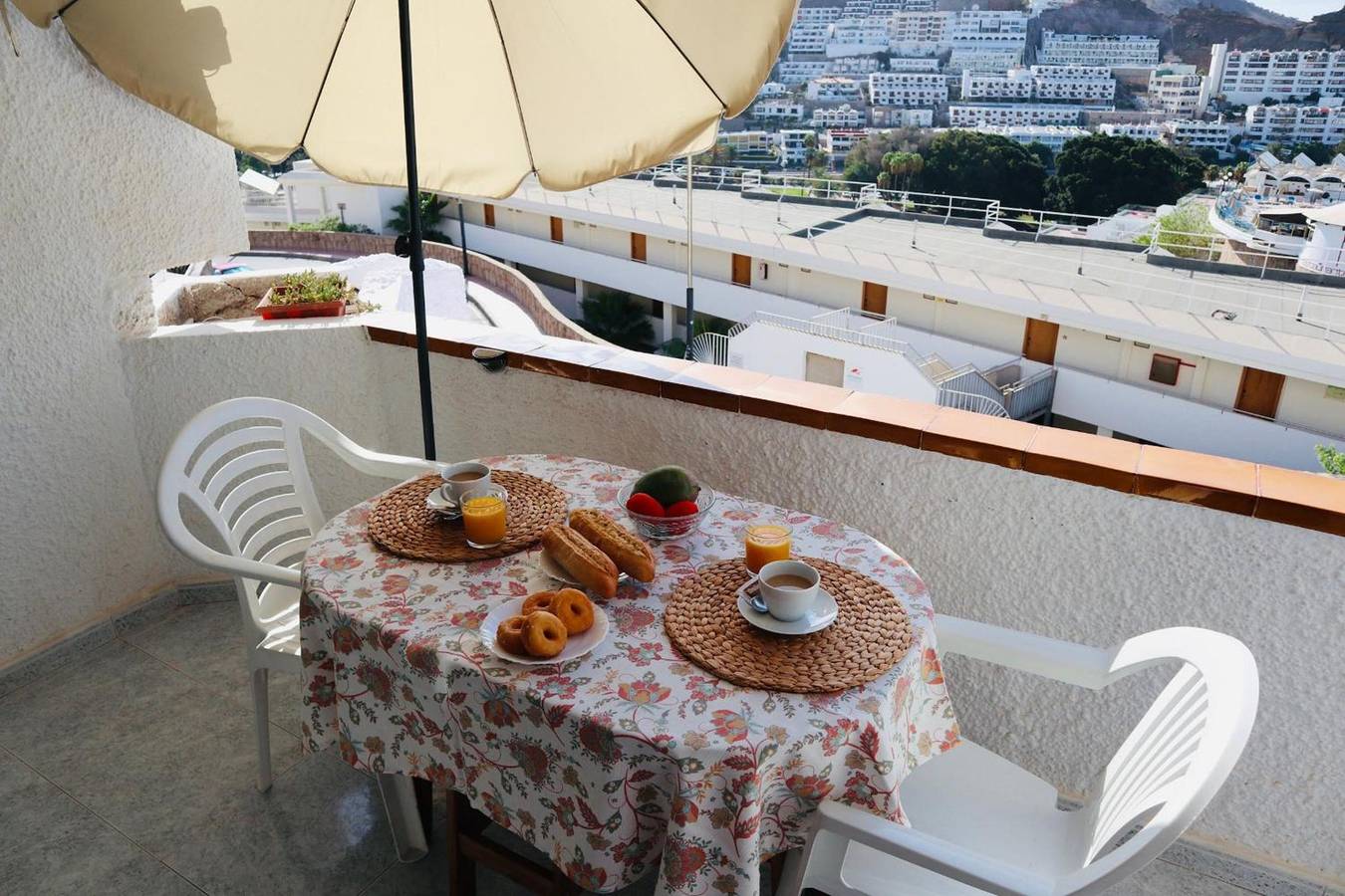 Geheel appartement, Vakantie 'Pura Vida' met Uitzicht op Zee, Gedeeld Zwembad en Wi-Fi in Puerto Rico (Gran Canaria), Zuid Gran Canaria