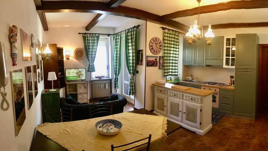 Gîte pour 8 personnes, avec vue et terrasse, animaux acceptés à Suse - 2