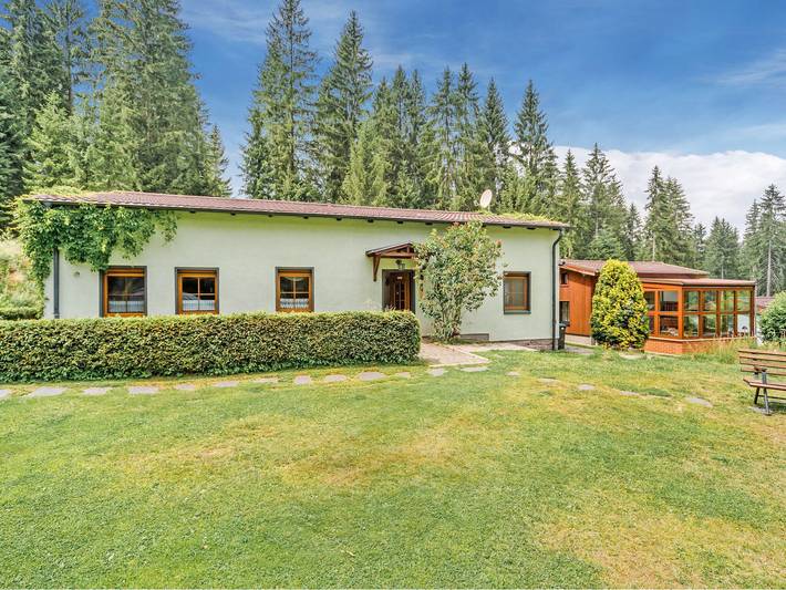 Ferienhaus für 8 Personen, mit Garten und Pool sowie Sauna im Vogtland