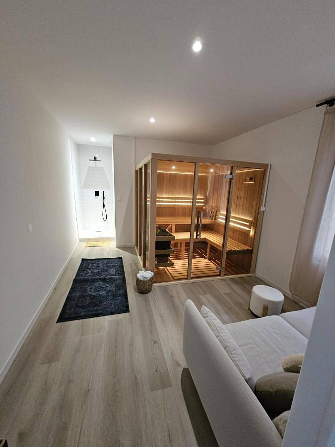 La Suite Arbane - chambre d'hôtes avec sauna chez le vigneron in Aÿ-Champagne, Parc naturel régional de la Montagne de Reims