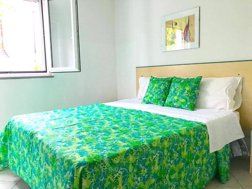 Large Double or Twin Room in Calopezzati, Golfo di Taranto