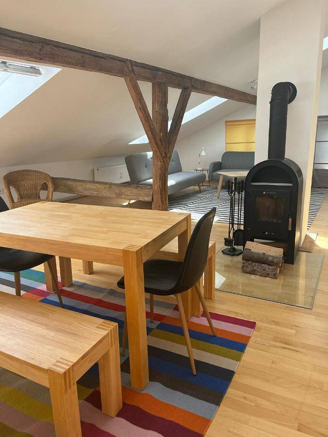 Ganze Wohnung, Maisonette mit Kaminöfen Nähe Starnberger See und München in Münsing, Starnberger See