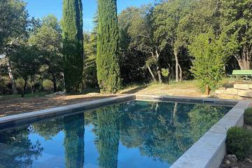 Gîte pour 7 personnes, avec piscine à Peypin-d'Aigues