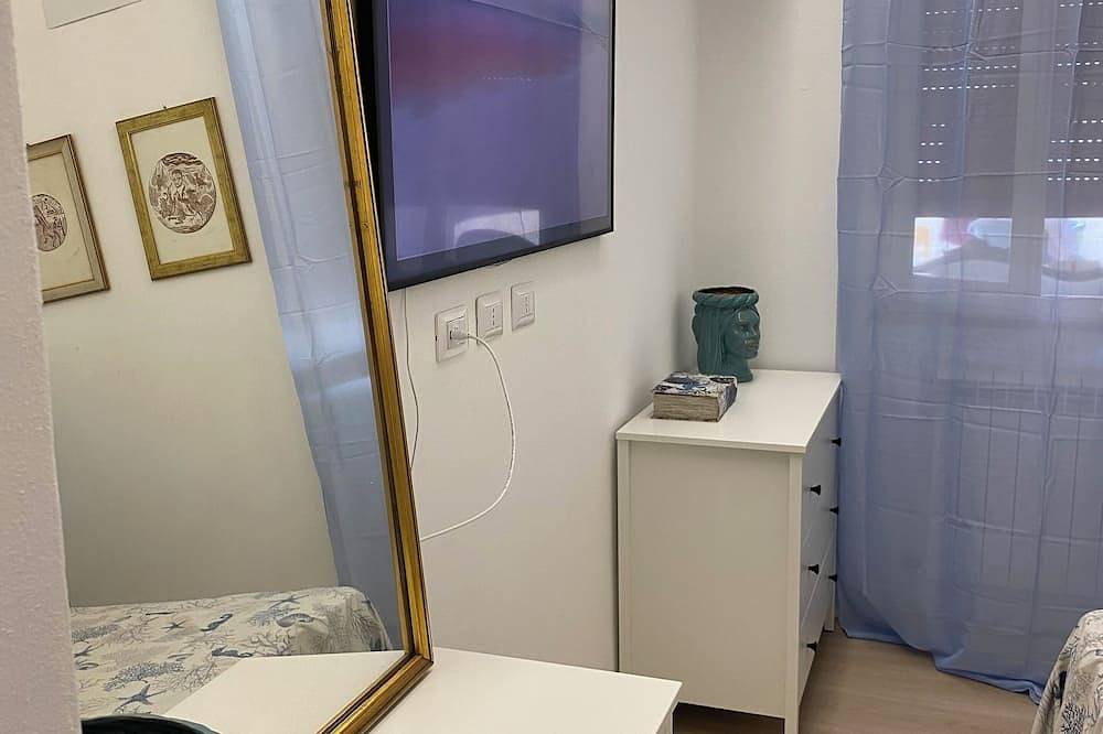 2 bedroom private vacation home in carrara in Marina di Carrara, Carrara