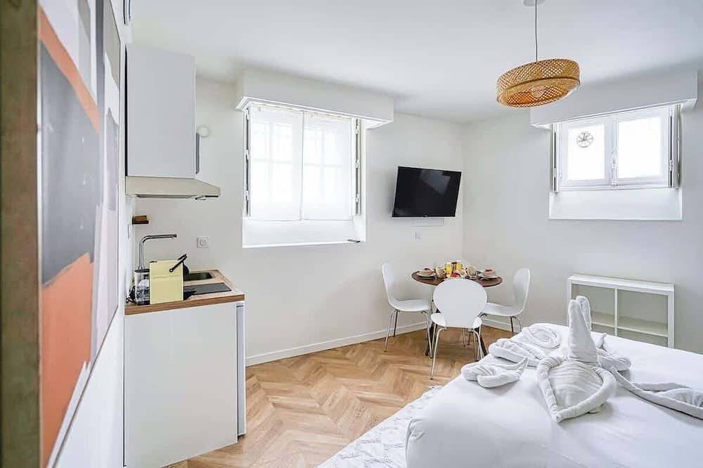 Apartamento inteiro, Studio climatisé au calme - proche Batignolles in Paris, Ilha de França