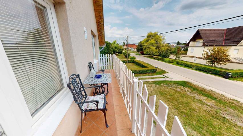 Ganze Ferienwohnung, Ferienwohnung mit Sauna, Pool, Whirlpool und Badefass  in Balatonszabadi, Siófok und Umgebung