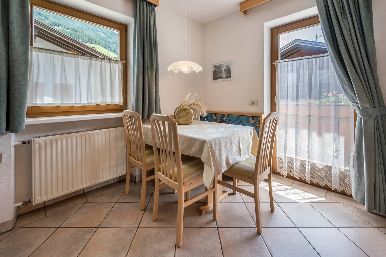 Ganze Wohnung, 'Apartment Sonne Nr. 18' mit Bergblick, Garten und Wlan in St. Johann im Ahrntal, Ahrntal